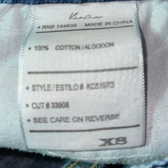 KanCan Medium Wash Distressed Frayed Hem Women Shorts XS - Picture 4 of 4